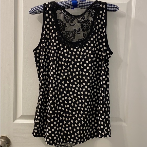 Laura Black Sleeveless Top with lace - Picture 2 of 3